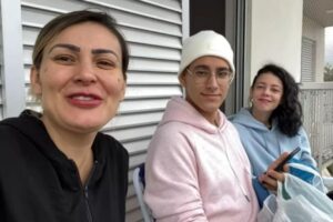 Andressa Urach ao lado da família