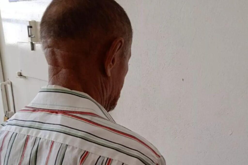 A menina morava com a avó e o marido dela