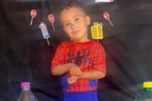 Armas e drogas encontradas com os suspeitos de balear o mais novo junto do tio