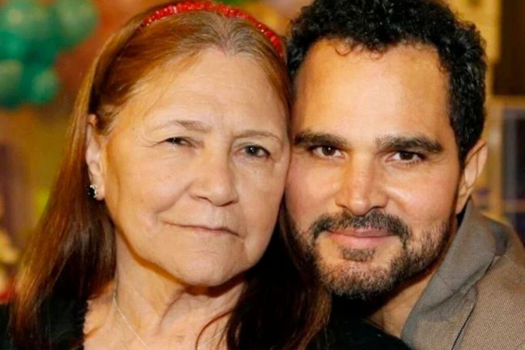 Andressa Simonini, editora-executiva da Pais&Filhos está concorrendo ao Troféu Mulher Imprensa