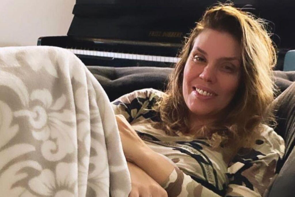 Filho de Simony também lamentou câncer revelado pela mãe nas redes sociais