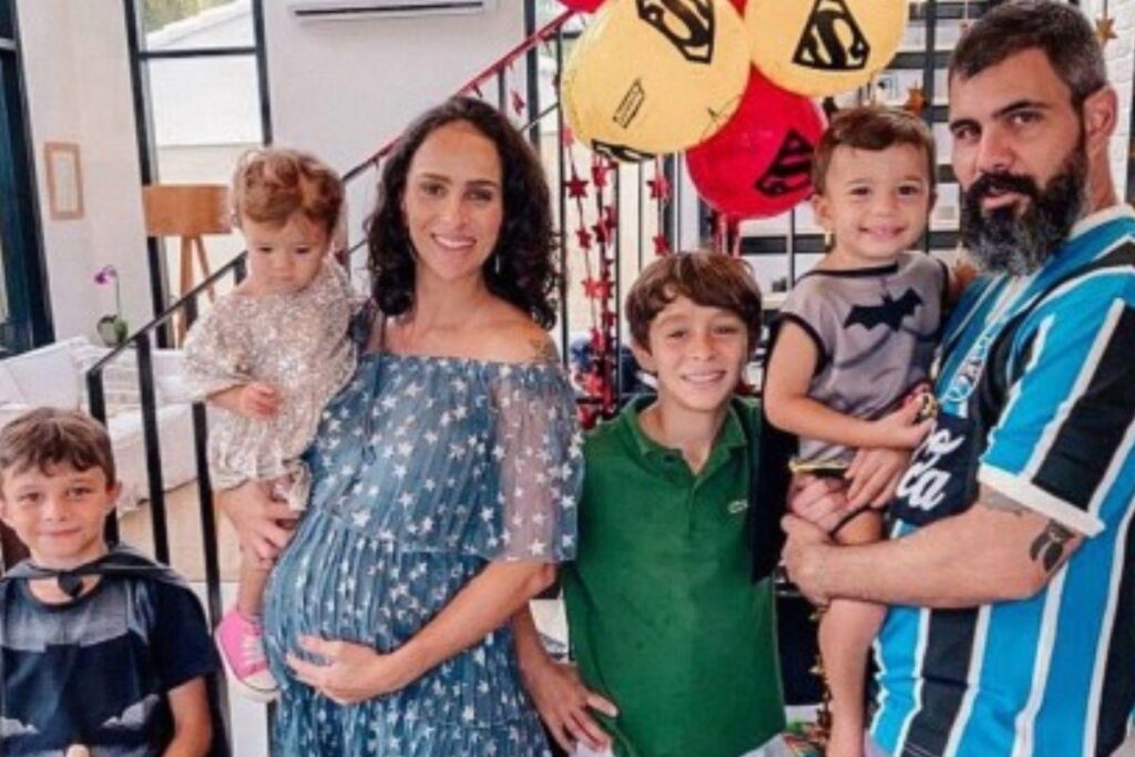 Leticia Cazarré postou sua prece nas redes sociais e manteve os seguidores atualizados