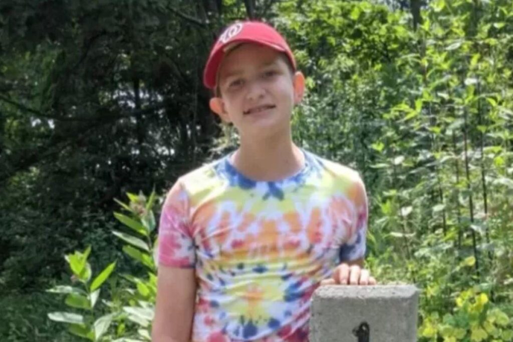 Caleb viajou à praia e voltou infectado por uma ameba que destrói os tecidos cerebrais