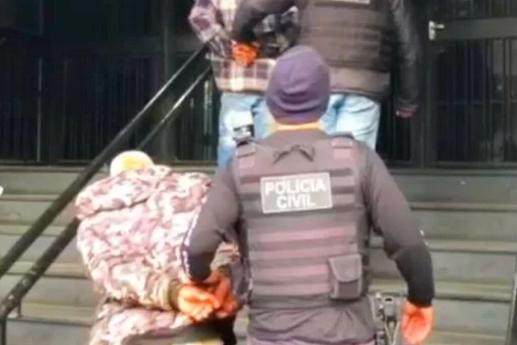 A garota foi abusada por 5 homens