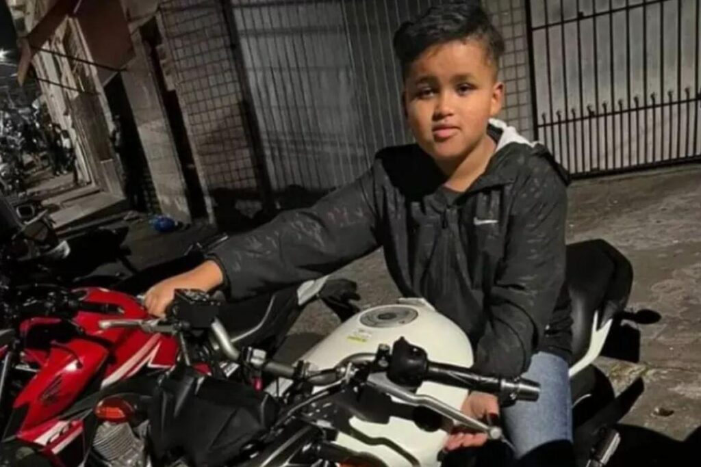 Menino sofre acidente e morre em parque de diversões na capital de SP