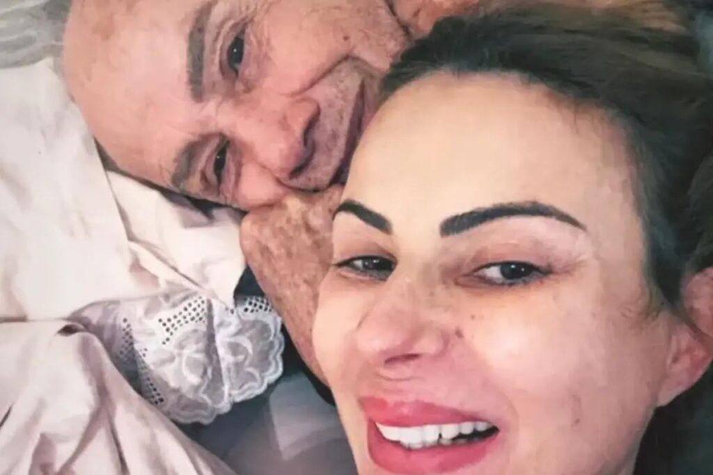 Stênio e Mari em clique realizado nas redes sociais