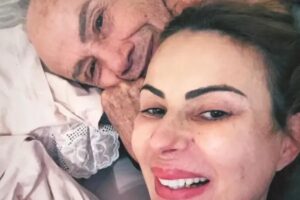 Stênio e Mari em clique realizado nas redes sociais