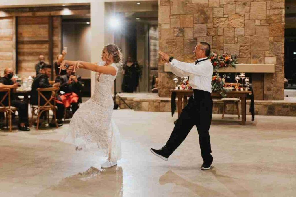 Pai e filha recriam cenas clássicas de filmes