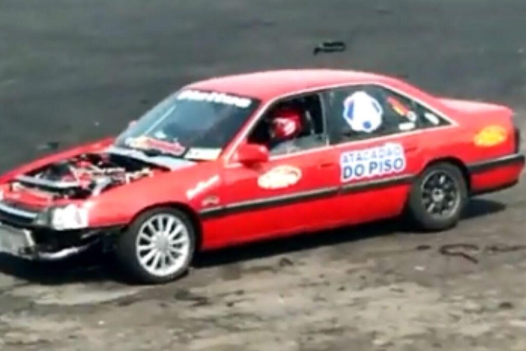 Momento em que ocorreu acidente causado por manobra radical feita por menino de 12 anos em parque em Goiás