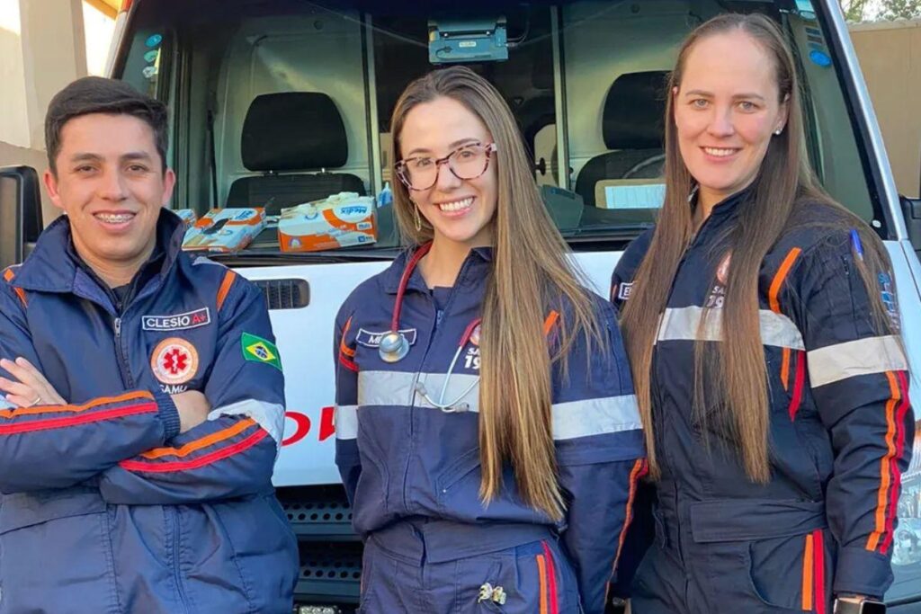 A mãe teve seu parto dentro de um veículo do SAMU