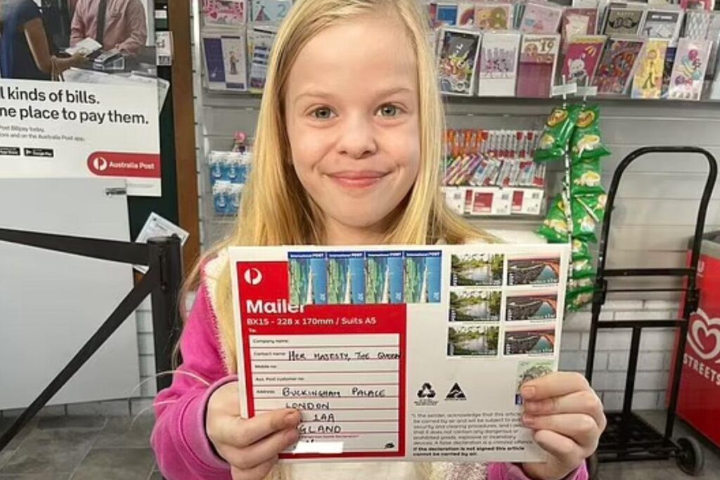 Menina recebe carta da rainha Elizabeth II