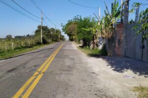 Ferimentos nas pernas de garoto de 11 anos que terminou ferido por ataque de Pitbull