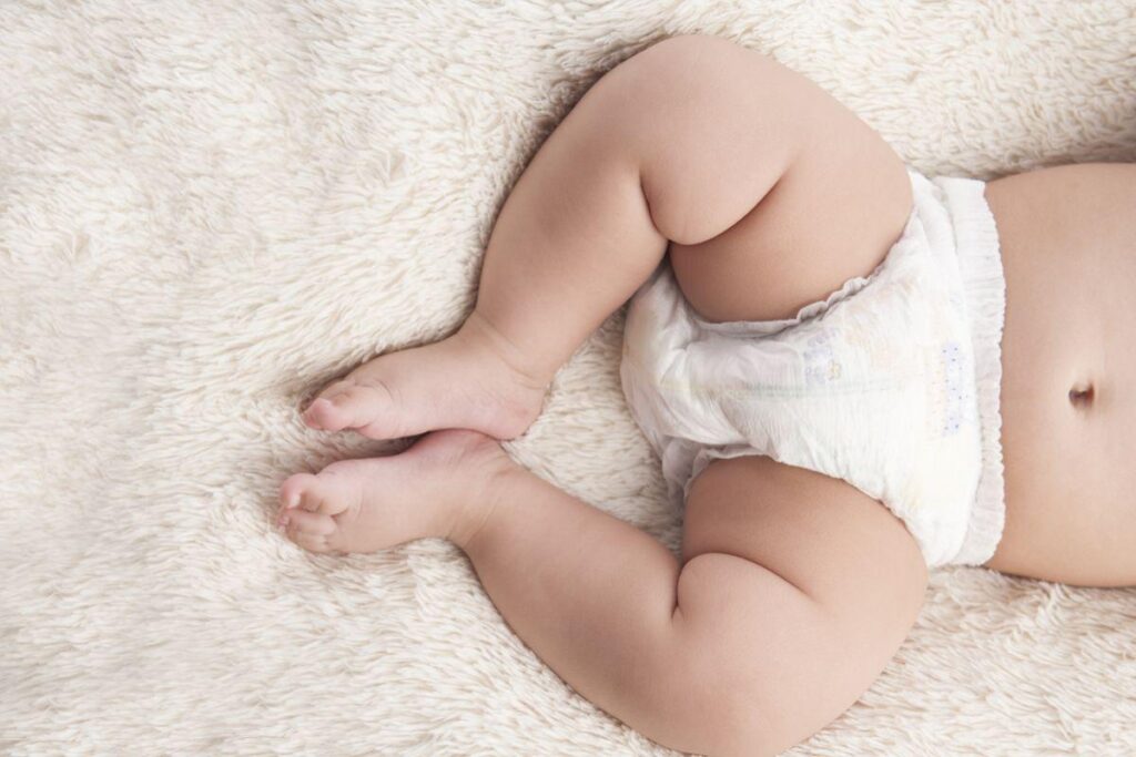 Evitar alergias, infecções e irritações são resultados de um bom cuidado com a pele do bebê