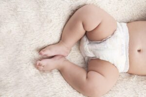 Evitar alergias, infecções e irritações são resultados de um bom cuidado com a pele do bebê