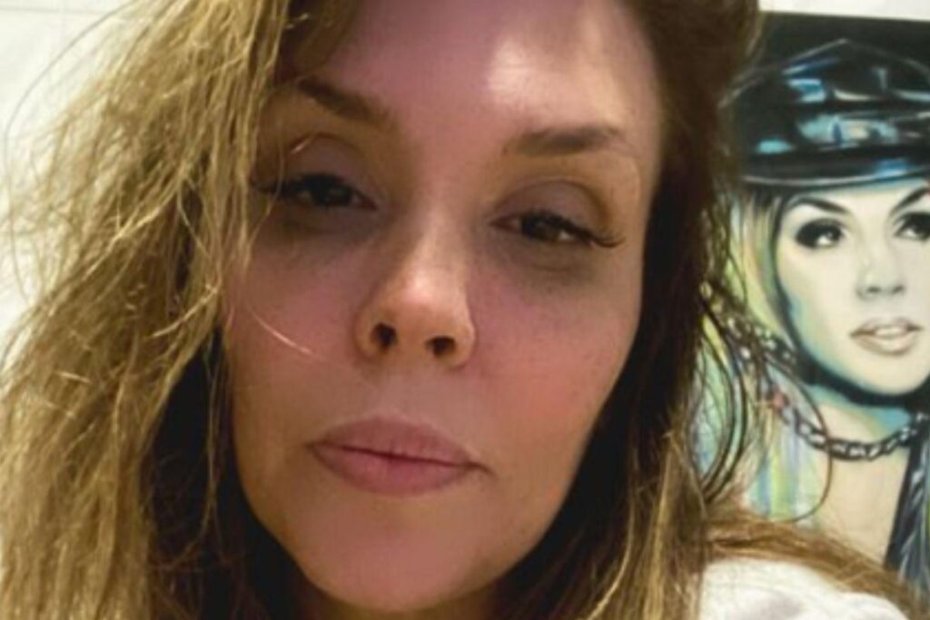 Simony está lutando contra um câncer