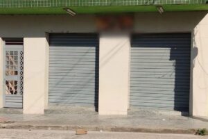 A criança foi baleada em frente a igreja