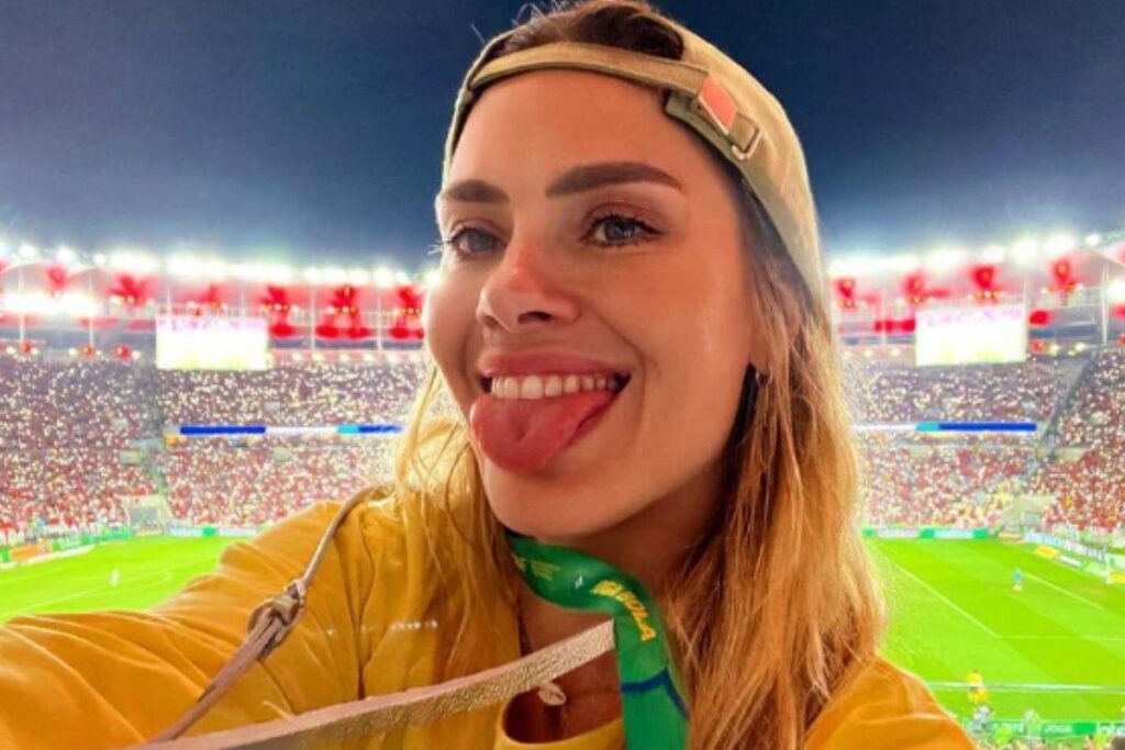 Filhos de Carolina Dieckmann acompanham mãe em jogo do Flamengo
