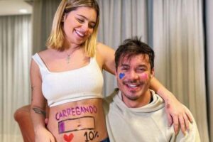 Viih Tube e Eliezer anunciam gravidez