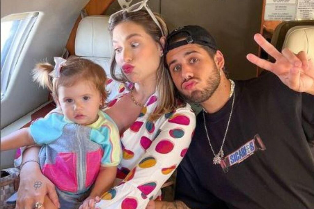 Virginia posou ao lado da família na Fazenda Talismã