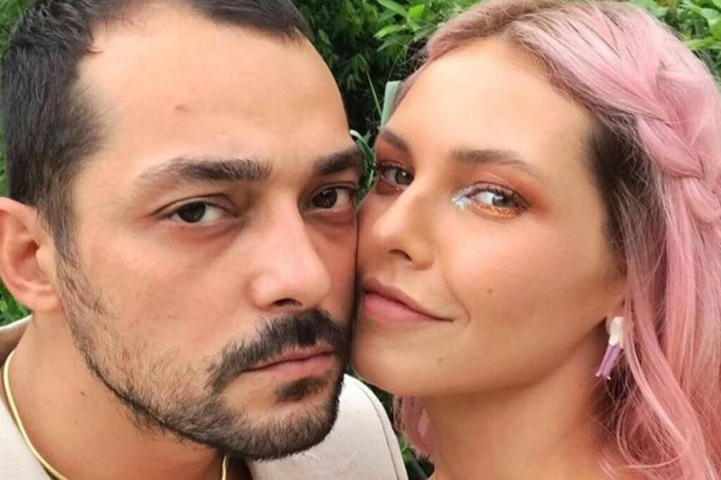 Eduardo Sterblitch e Louise D’Tuani anunciam gravidez