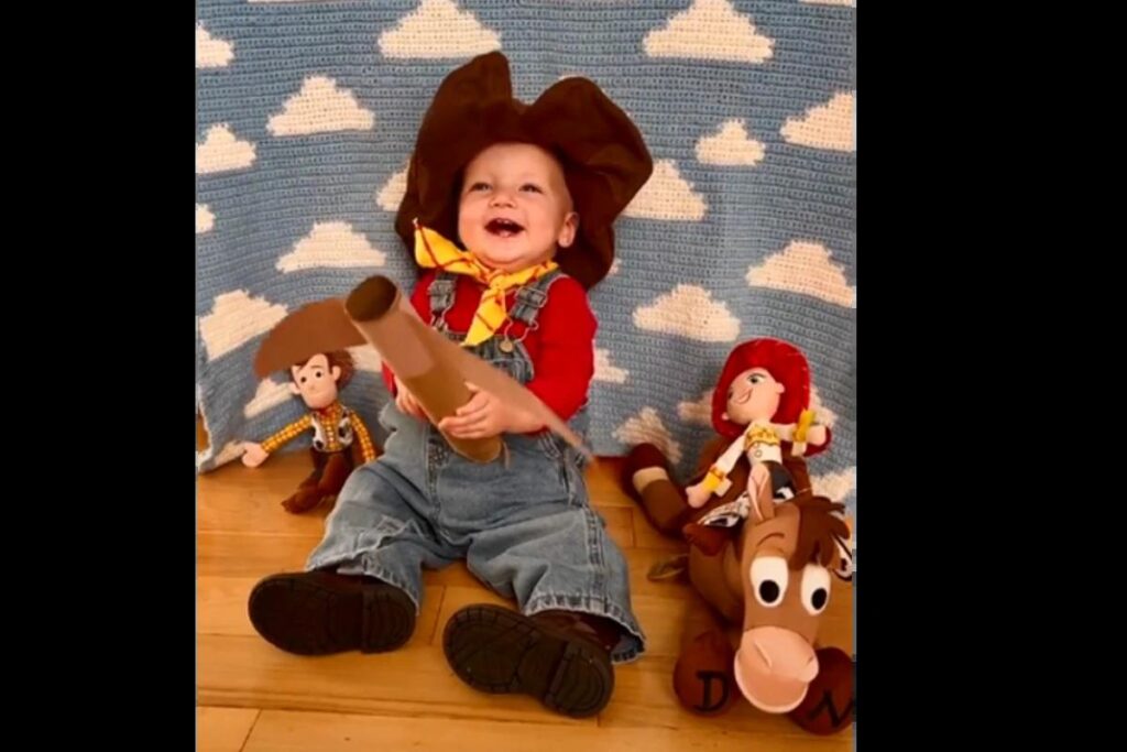 Tik toker faz vídeo em contagem regressiva para o halloween