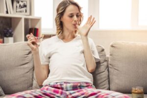 Mulher encontra osso em salgadinho