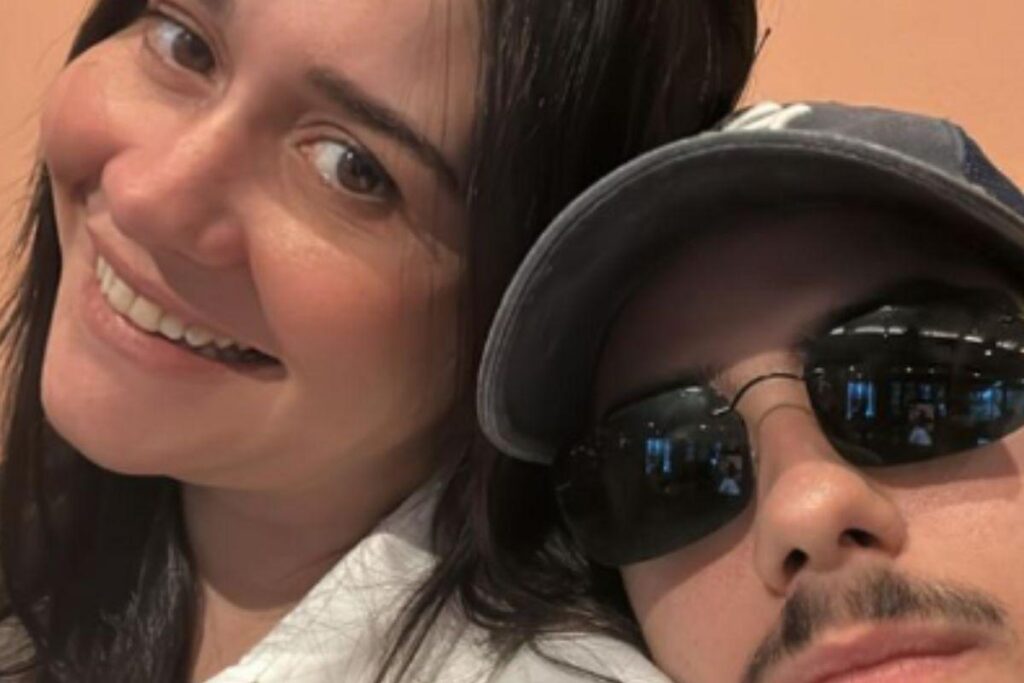 Alessandra publicou uma foto ao lado do filho