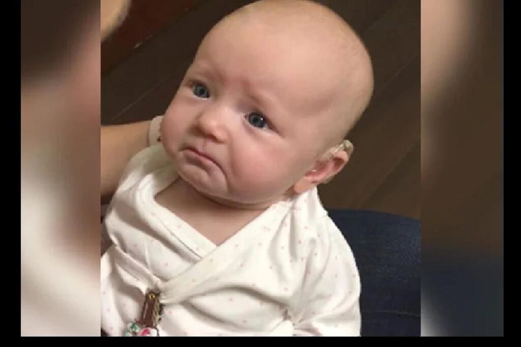 Bebê que nasceu surda se emociona ao ouvir eu te amo da mãe