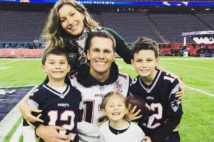 Gisele Bündchen já havia aparecido sem aliança e em reunião com advogados