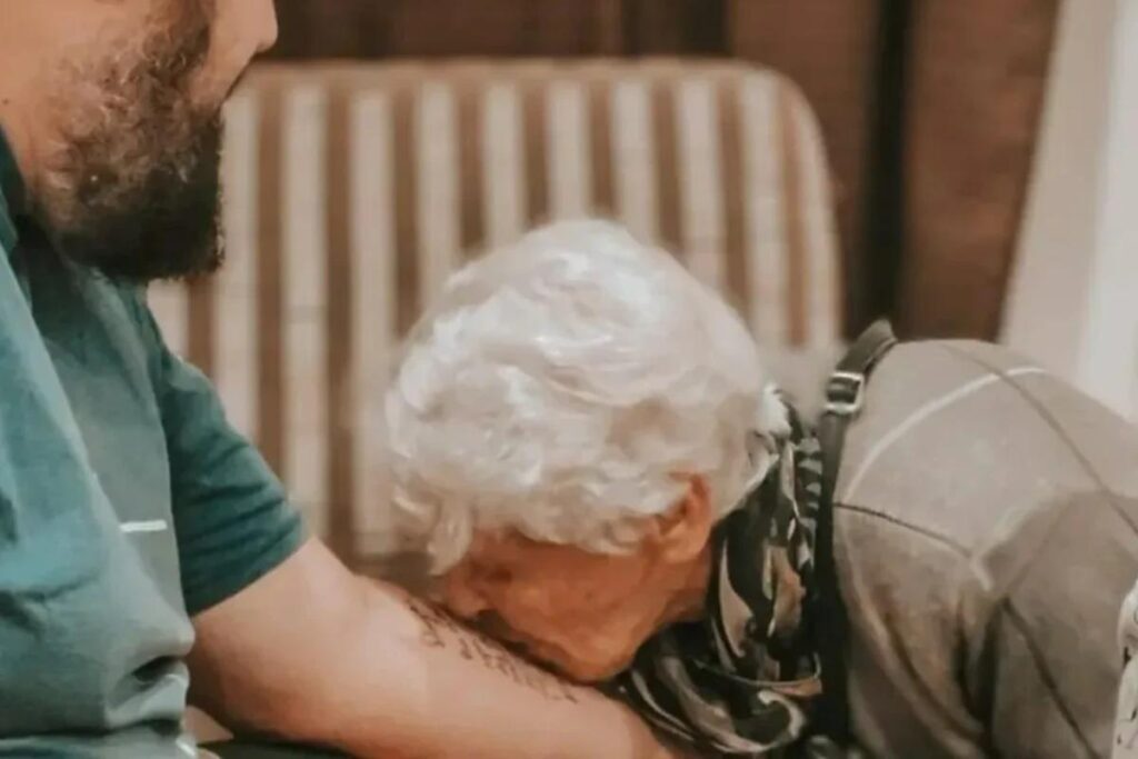 Douglas tatuou a carta escrita pela avó quando ele tinha 12 anos