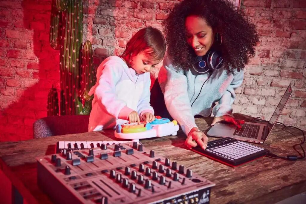 Brincadeiras estimulam a criatividade e desenvolvimento emocional