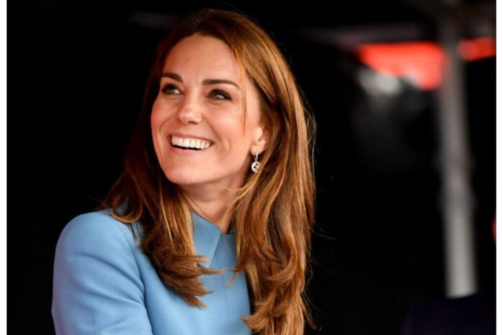 A princesa de Gales fez uma surpresa ao aparecer na maternidade