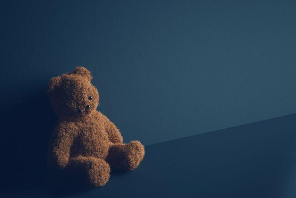 O bebê foi deixado no bar com um desconhecido