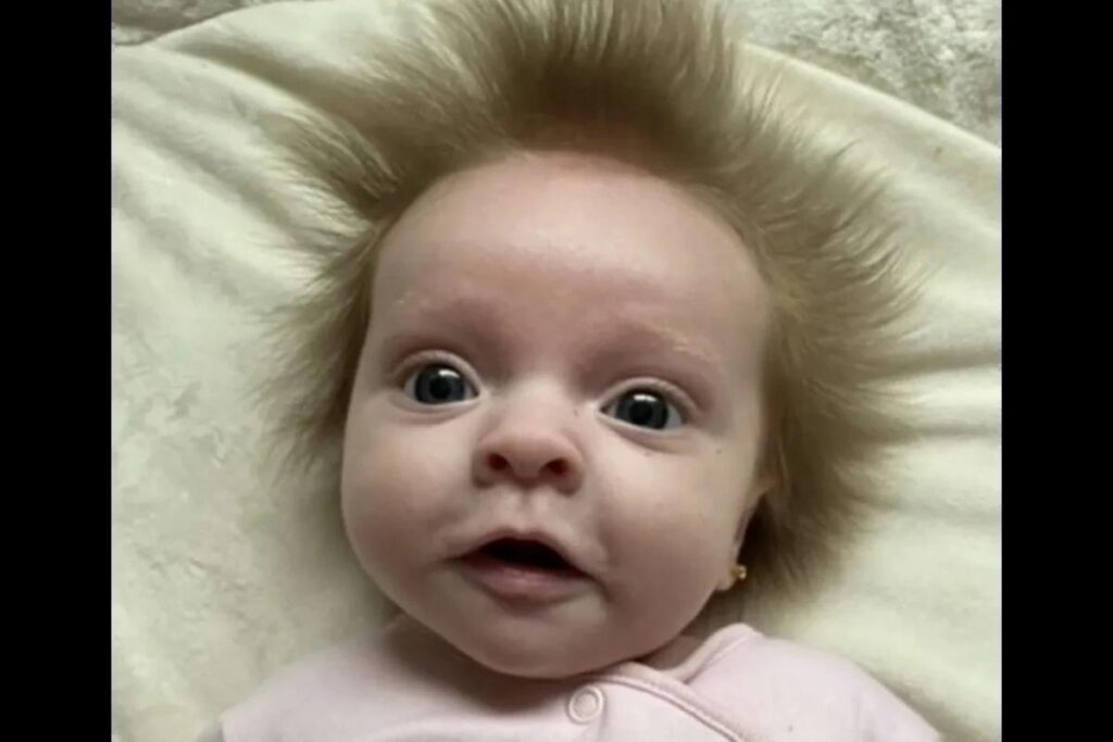 A Arla chama a atenção pelo cabelo arrepiado