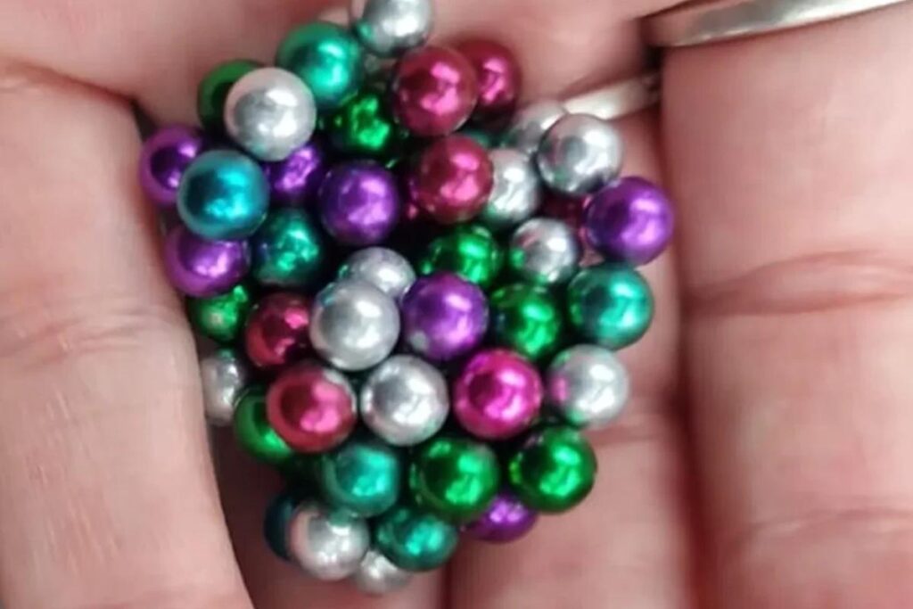 Menina engoliu bolinhas acidentalmente durante desafio