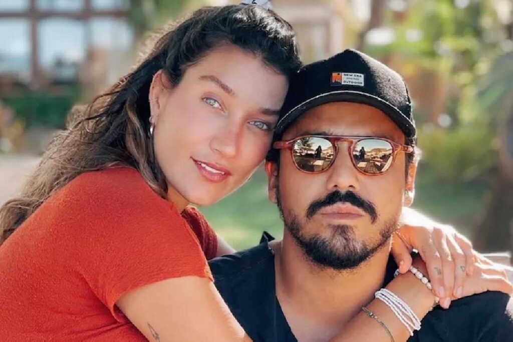 Tulio Dek postou em seus stories uma foto com o recém-nascido