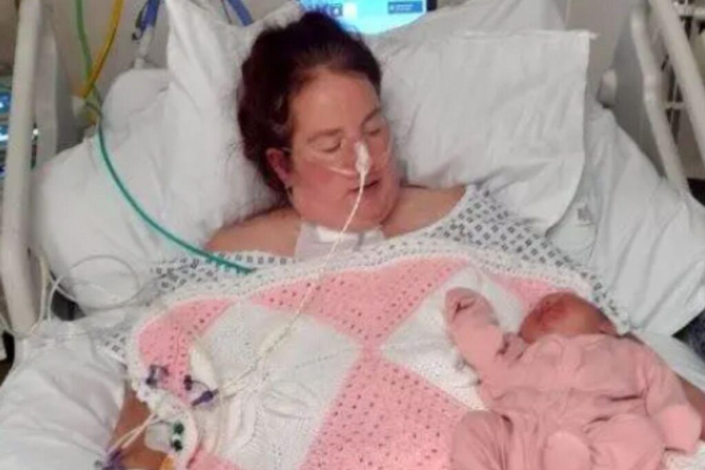 Mãe não lembra da hora do parto e depois de internação reencontra os filhos