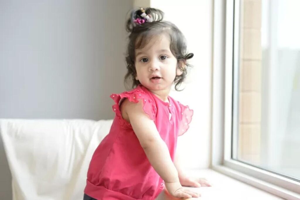 Criança com doença genética rara é tratada ainda no útero pela primeira vez