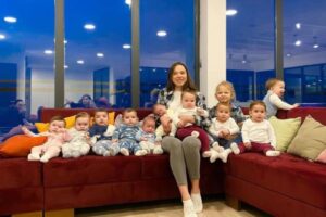 Jovem de 25 anos diz que tem 22 filhos e diz que quer chegar aos 80 filhos