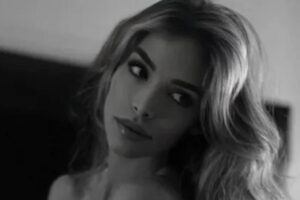 Grávida, Carol Dias aparece em foto ousada mostrando a barriga da sua segunda gestação com Kaká