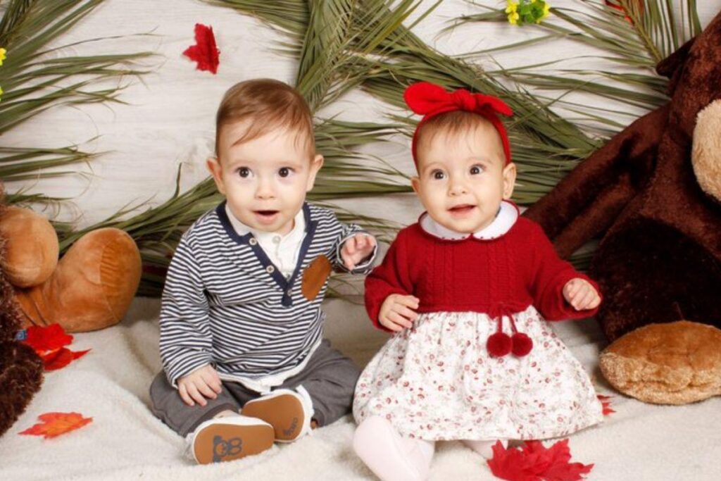 Mãe tem bebê gêmeos em dias diferentes