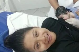 Mulher descobre gravidez na hora do parto em exames de raio-x