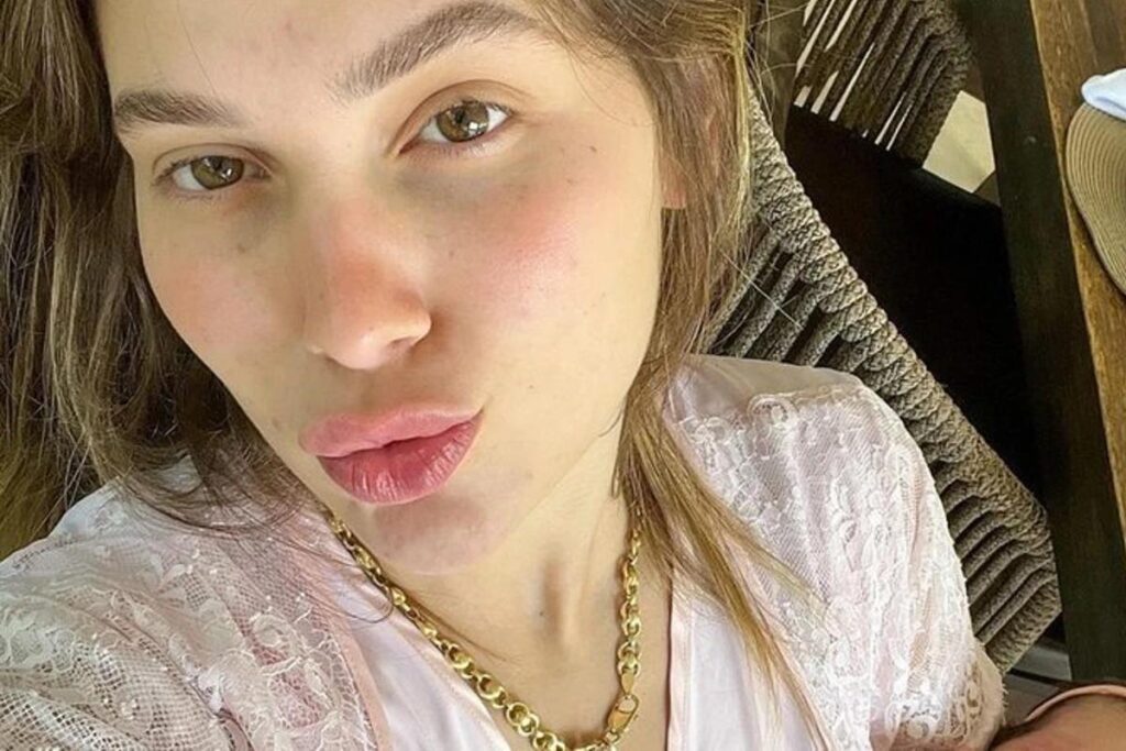 Virginia Fonseca posta foto de Maria Flor fazendo biquinho nas redes sociais: “não é filtro”