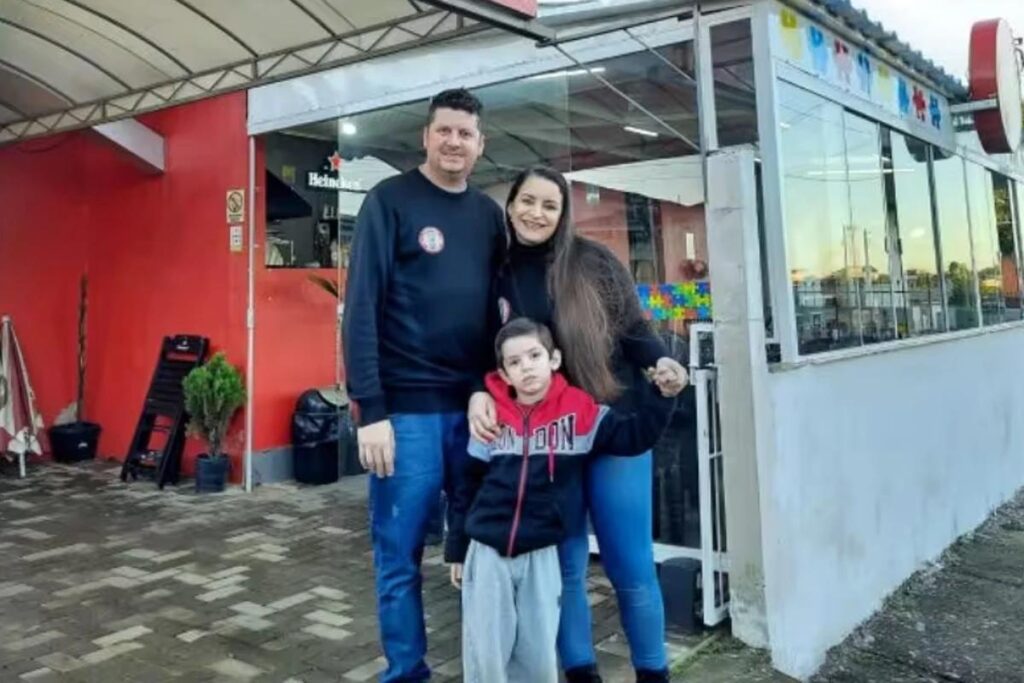 Pais que têm filho autista criam primeiro restaurante adaptado para crianças do Brasil