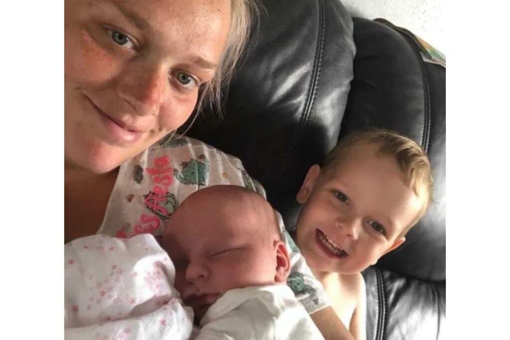 Mãe é criticada por ter estilo de maternidade alternativo