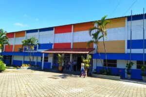 A escola estadual Primo Bitti faz trabalho de apoio para toda a comunidade escolar, envolvendo não só os alunos, como também os professores, funcionários e famílias