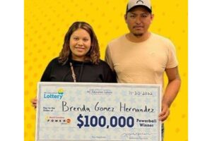 Mulher dá à luz e ganha na loteria no mesmo dia