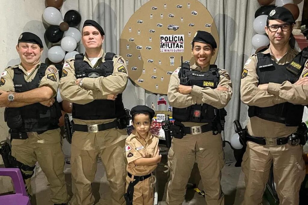 Heitor é fã da Polícia Militar!