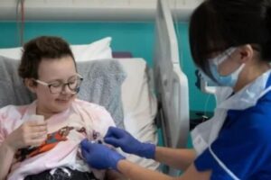 Menina é curada do câncer por tratamento inovador