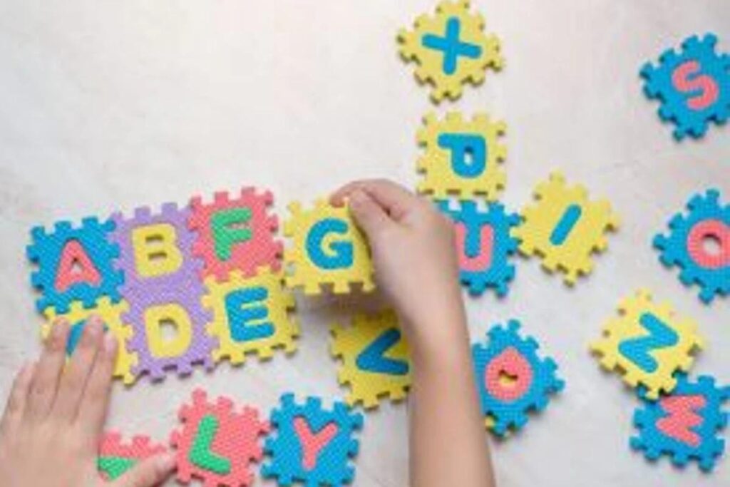 Pais colocam nome da filha de Úrsula e menina se revolta com decisão